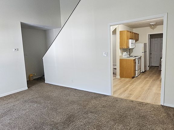 3rd image of 209 Cedar St APT E2