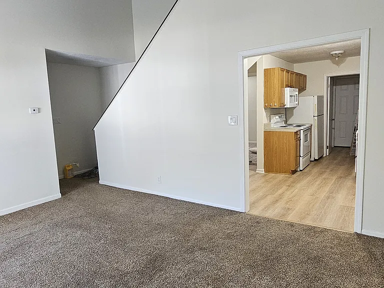 209 Cedar St #E2 — Photo 3