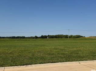 825 Book Ln, Geneseo, IL 61254