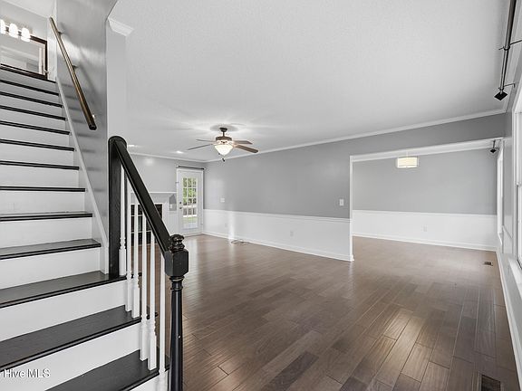 3rd image of 1026 Crosswinds Drive