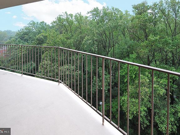 3rd image of 9039 Sligo Creek Pkwy APT 704