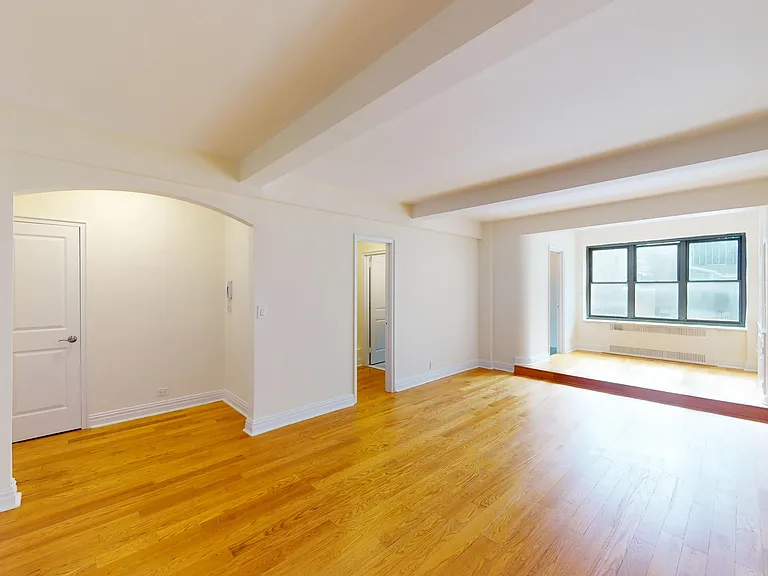 141 E 56th St #10D — Photo 2