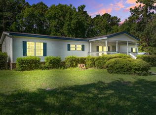 663 Barn Rd, Bonneau, SC 29431