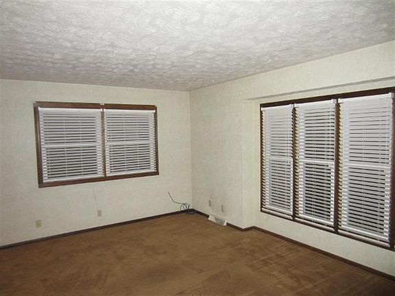 2nd image of 11735 Grand Ave