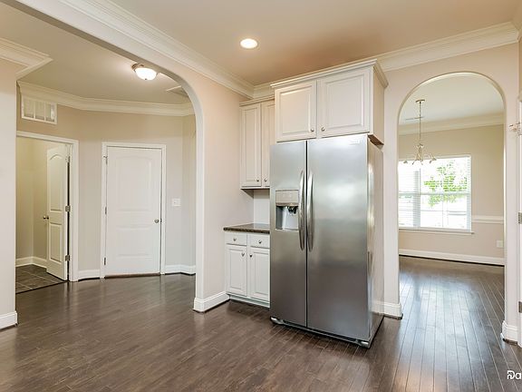 3rd image of 3094 York Place Dr