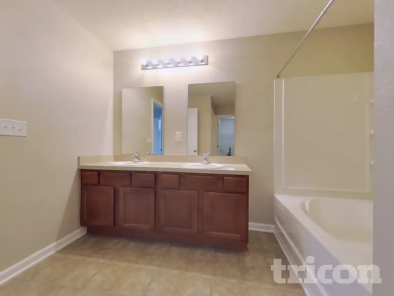 3720 Summit Oaks Dr — Photo 9