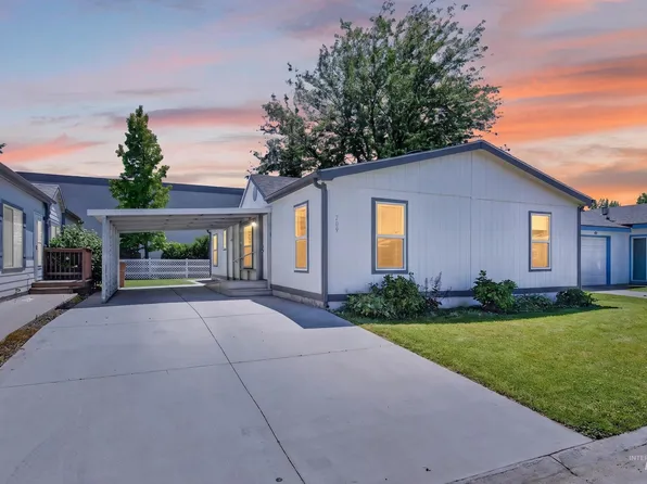 709 Liberty Ln, Emmett, ID 83617