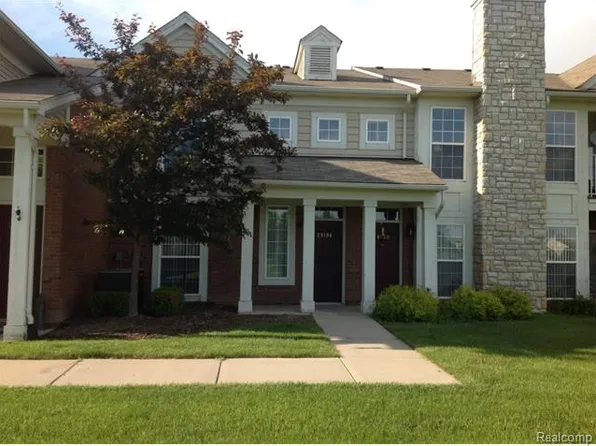 28194 Oakmonte Cir E #1, New Hudson, MI 48165