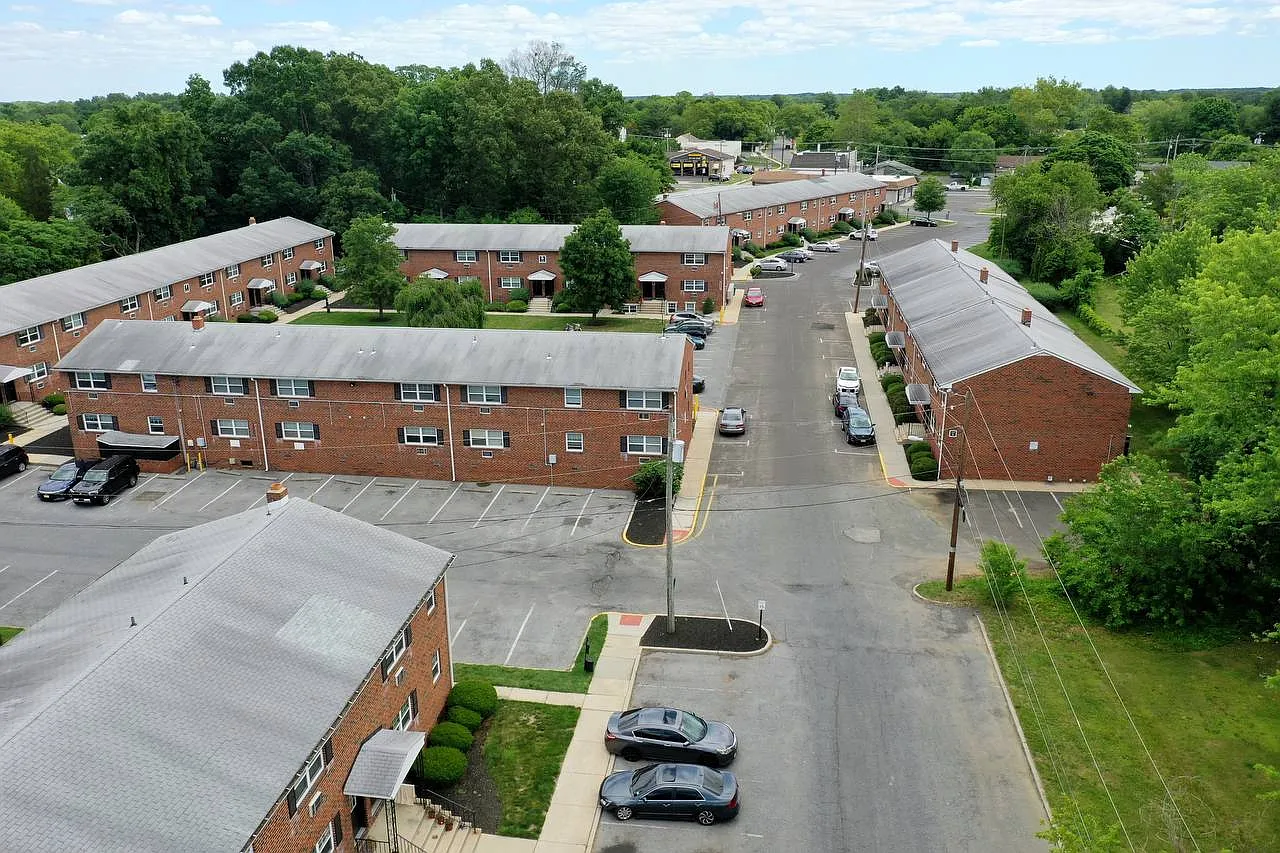 2 bed, $1,775 — Photo 4