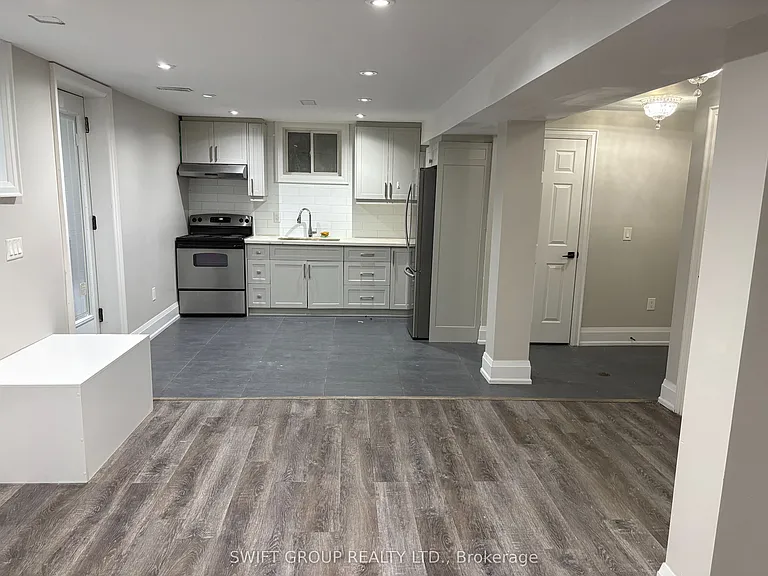 31 Irwin Dr N #B — Photo 8