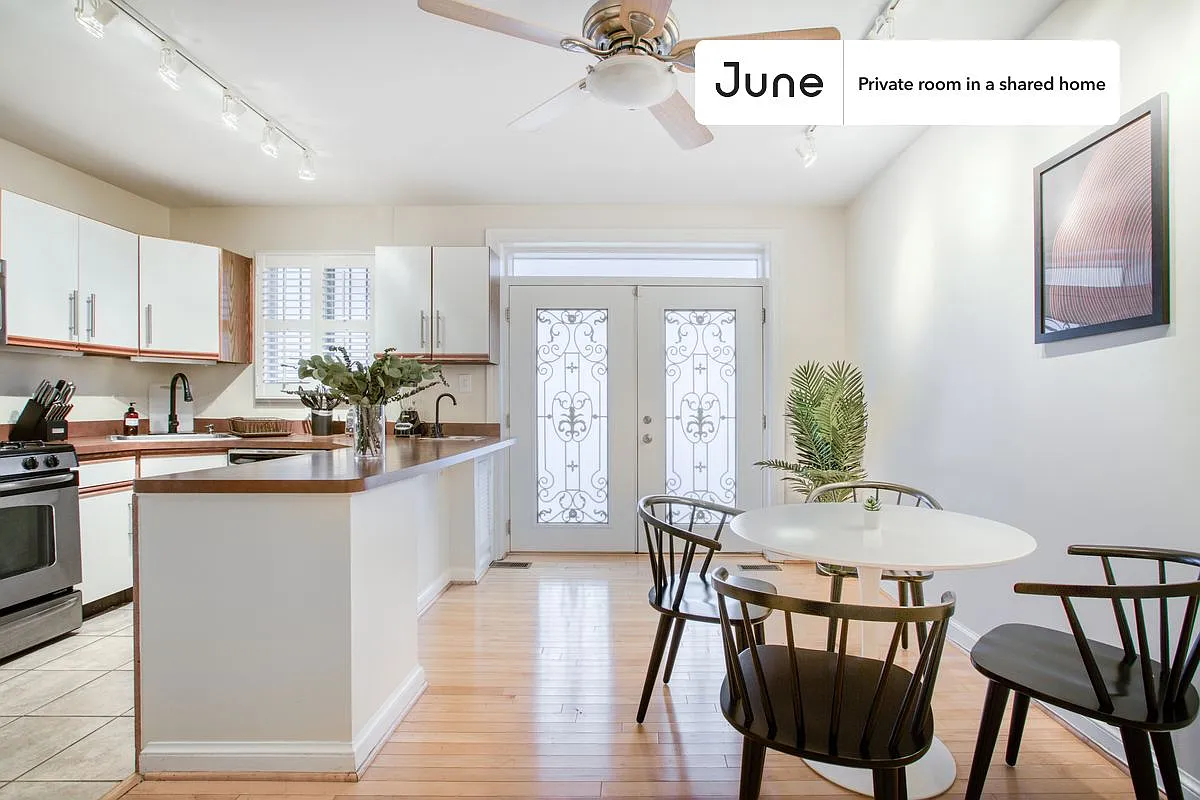 Full bedroom in 3 bed/2 bath home in Capitol Hill #271 C — Photo 4