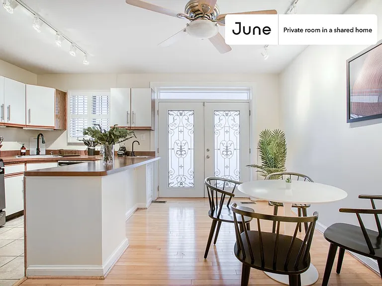 1843 Burke St SE #C — Photo 4