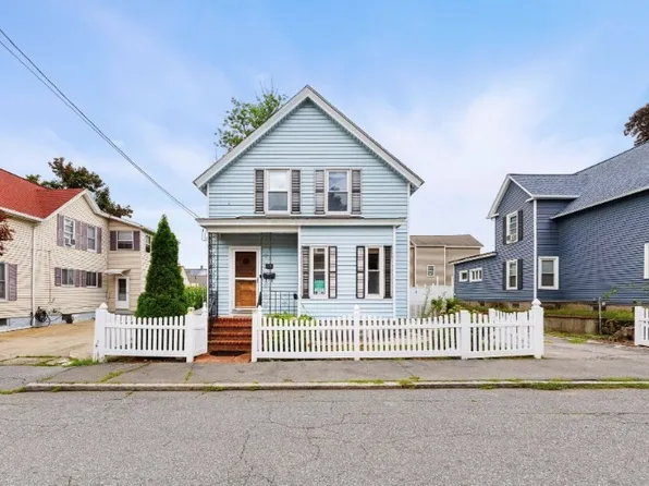12 Puffer St, Lowell, MA 01851