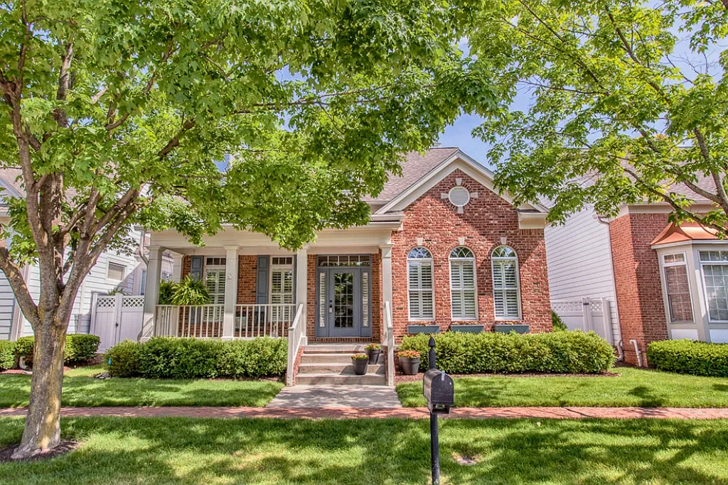4136 Statesmen Dr photo 1