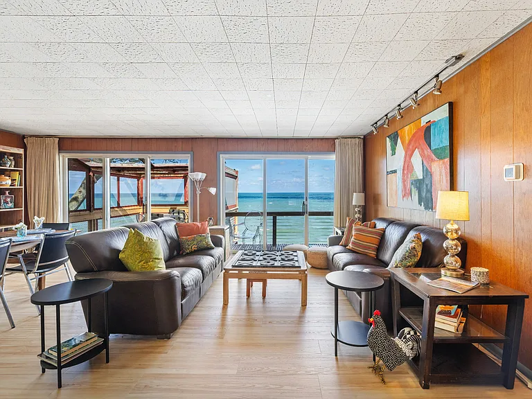 1310 Shore Dr — Photo 4