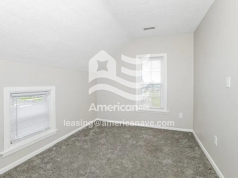 763449_009_wm_-_bedroom_13364645.jpg