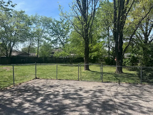 Building Photo - 112 Maple Dr