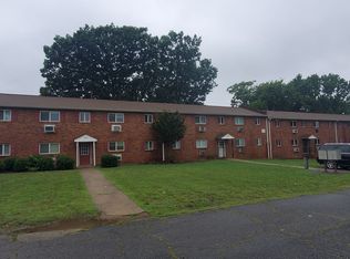 725 Akron Dr #D, Winston Salem, NC 27105