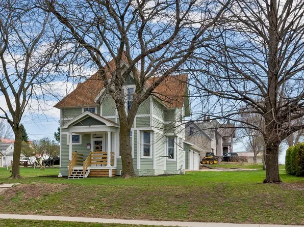 215 S Division Ave, Spring Grove, MN 55974