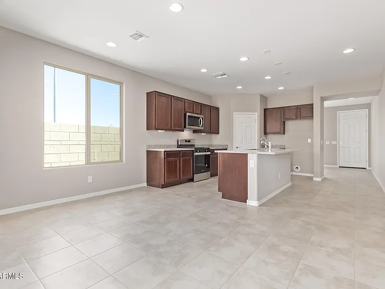8804 W Marshall Ave — Photo 10