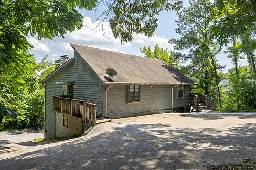 34 Woodlawn Drive - 4 Photo 1