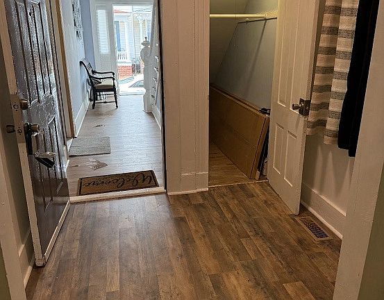 3rd image of 721 Dinwiddie St #2