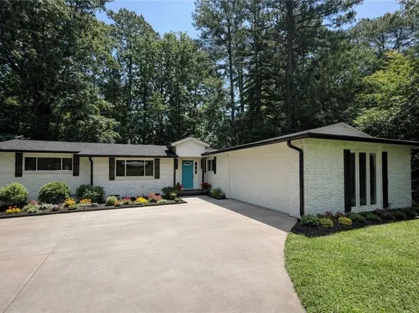 421 Safari Cir, Stone Mountain, GA 30083