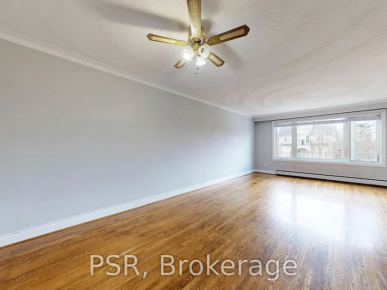 37 Morgan Ave #UPPER — Photo 2