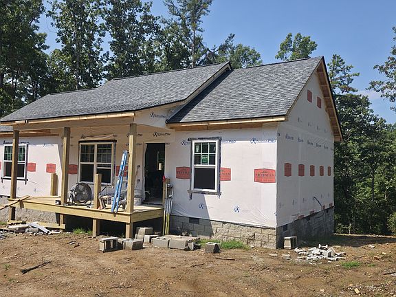 2nd image of 111 Bella Way