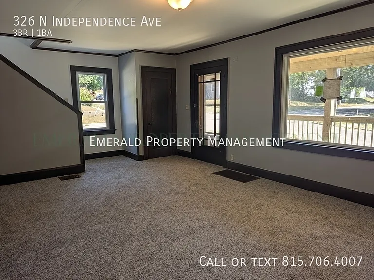 326 N Independence Ave — Photo 3