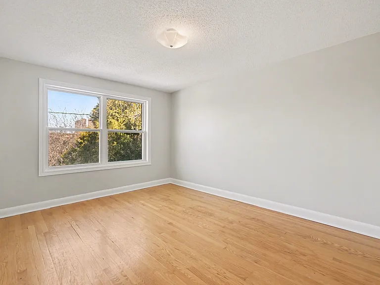 1071 Aldea Ave — Photo 11