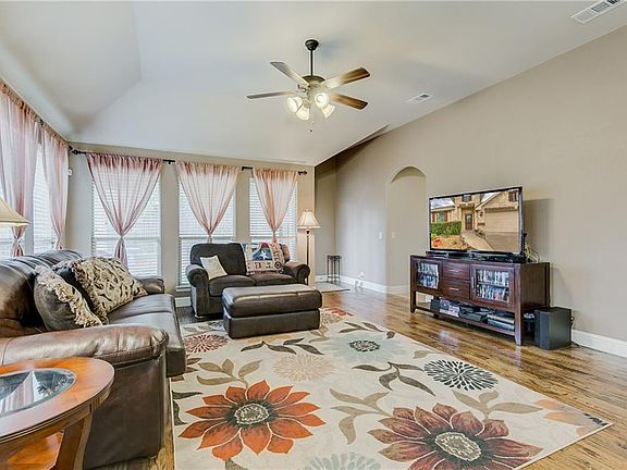 2nd image of 1008 Tara Dr