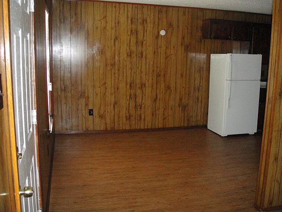 2404 Dining Area_04172015