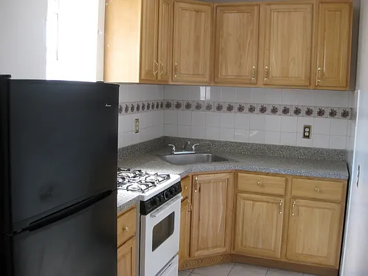 Rented by Windsor Homes Realty Corp | media 64