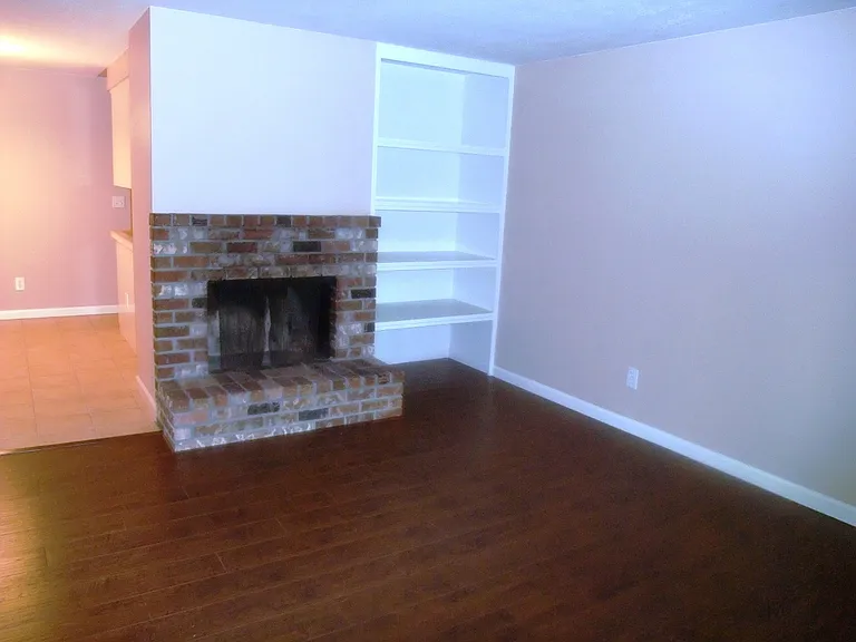 1135 Raffon Ct SE — Photo 6