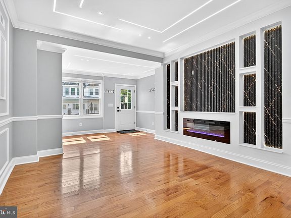 5th image of 5111 Warrington Ave