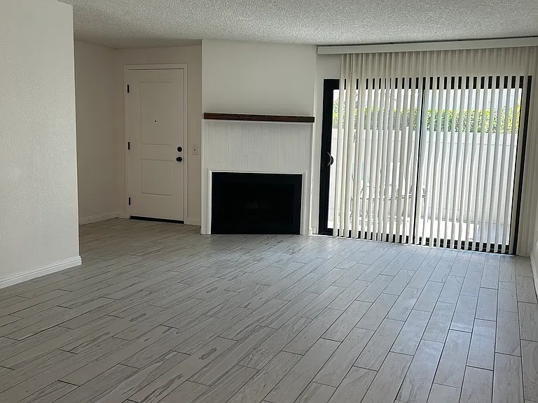 21901 Dupont St #22 — Photo 4