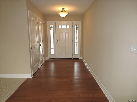 2nd image of 324 Havenwood Ln