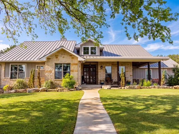 522 San Juan St S, Kerrville, TX 78028
