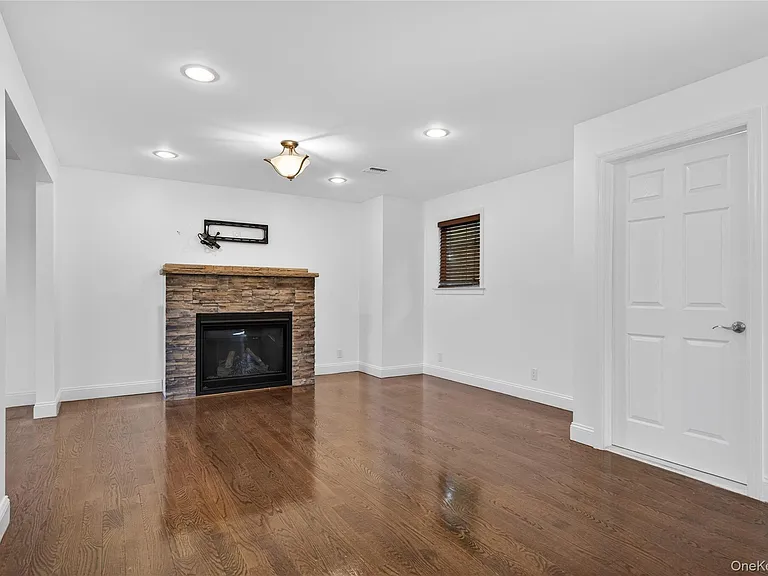 8 Lee Gray Ct — Photo 9