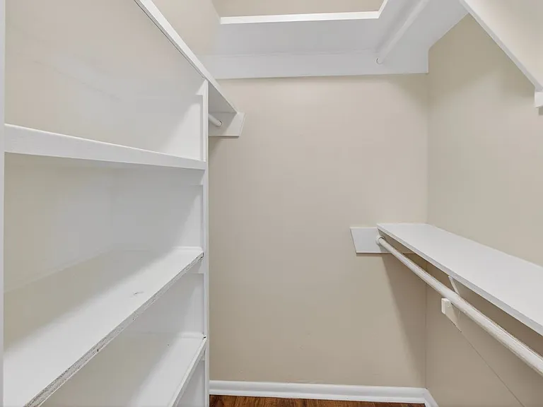 5502 Effingham Dr — Photo 16