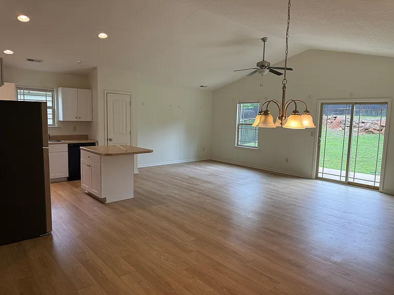 166 McConnell Rd — Photo 2