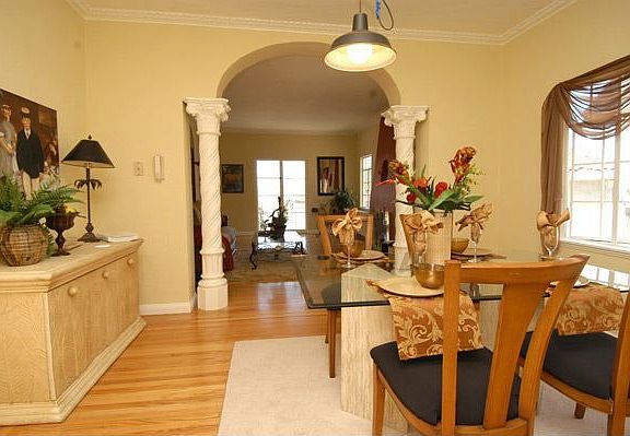 Formal dining room