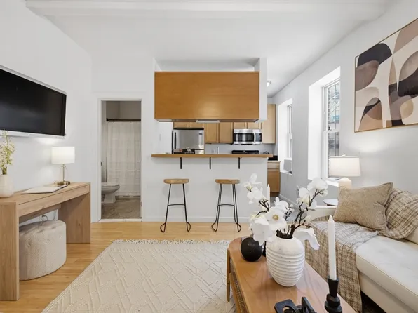 330 Summit Ave Unit 104, Brighton, MA 02135