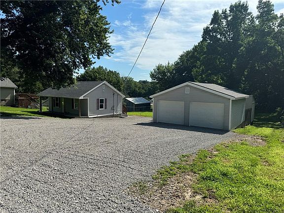 2nd image of 4005 Paseo Dr