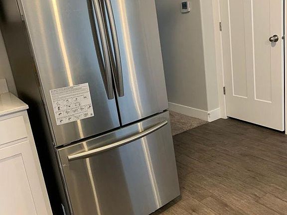 4th image of 1831 W Newcastle Ln #202
