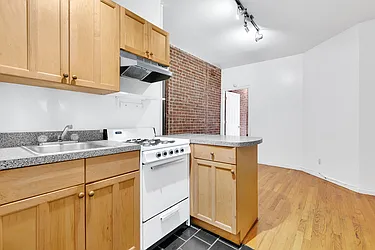 Rented by Cooper & Cooper Real Estate