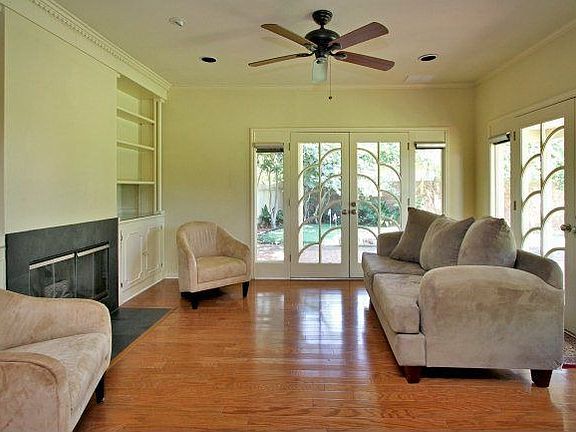 3rd image of 302 Prinz Dr