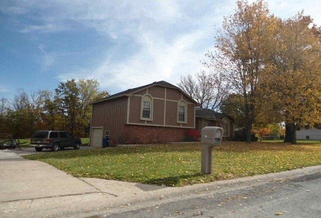 2nd image of 108 Mitchell St