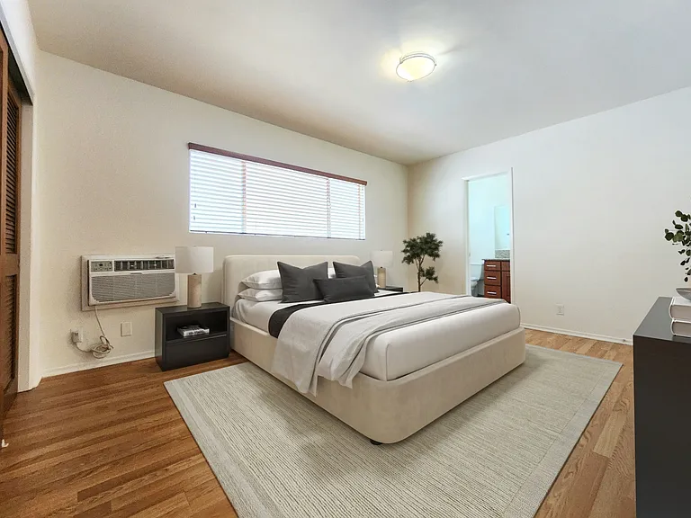 1850 Greenfield Ave #8 — Photo 14